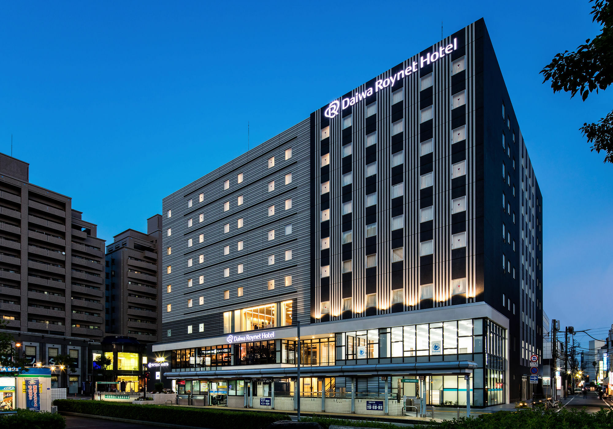 Daiwa Roynet Hotel Tokushima Ekimae Exteriör bild