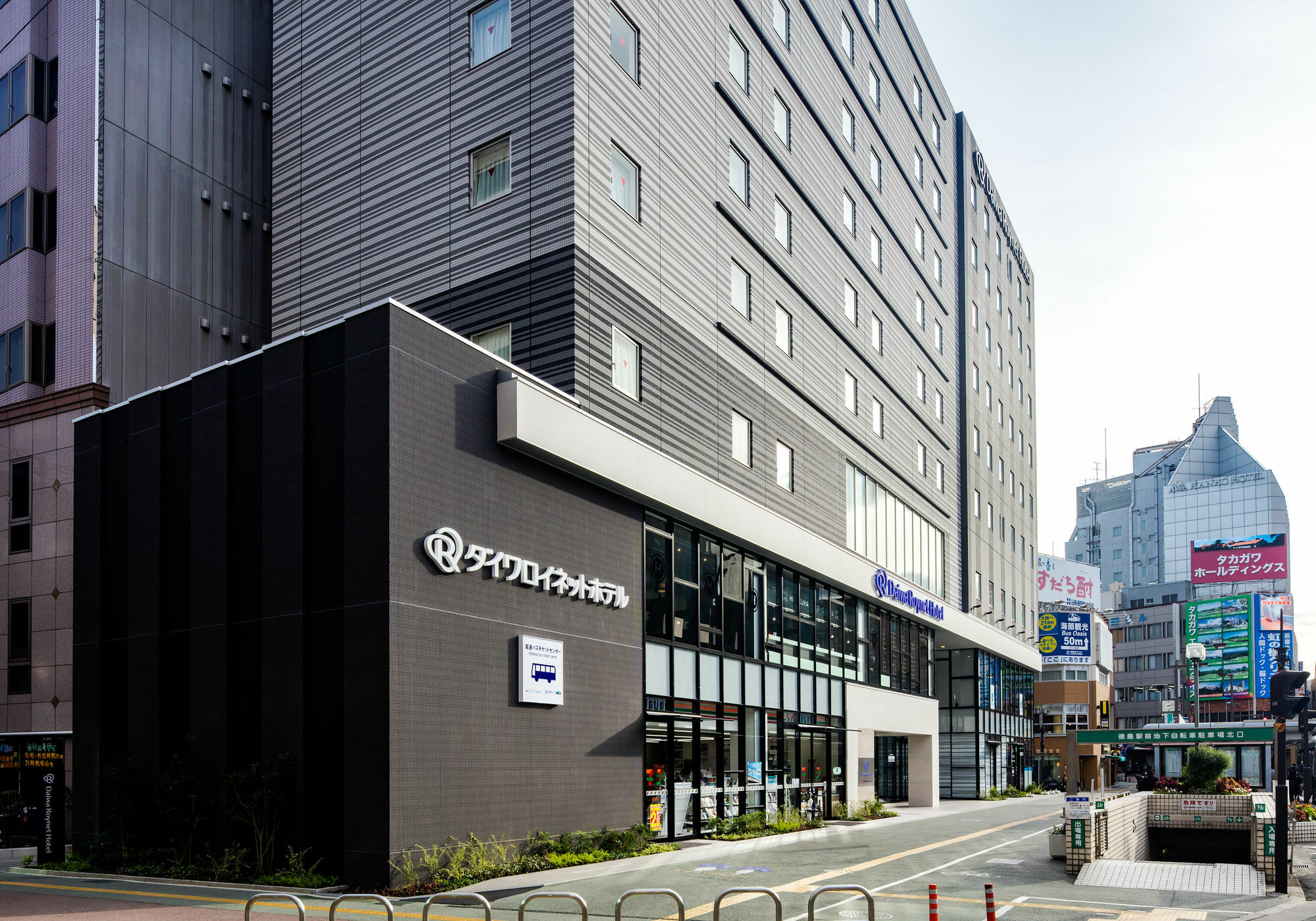 Daiwa Roynet Hotel Tokushima Ekimae Exteriör bild