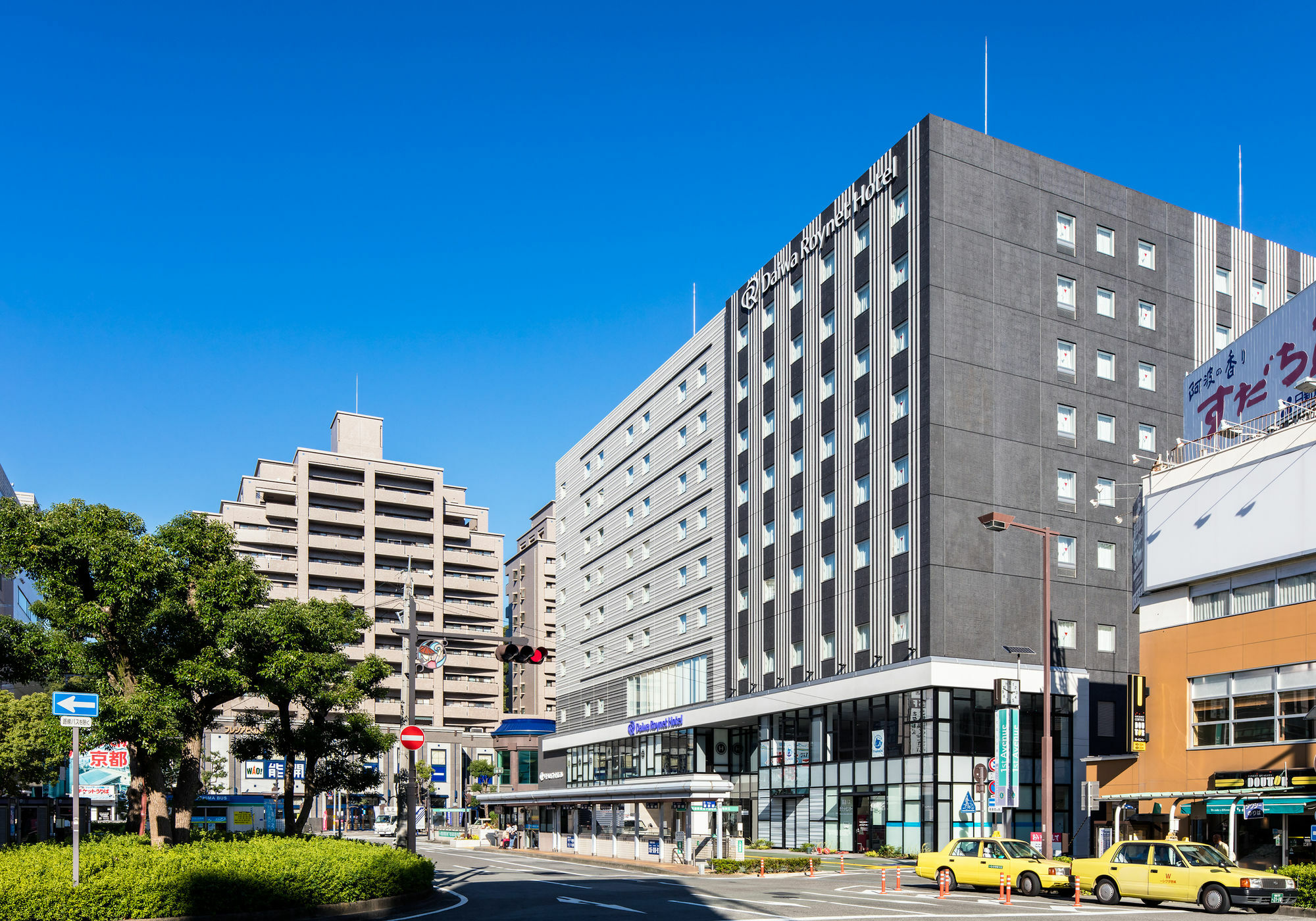 Daiwa Roynet Hotel Tokushima Ekimae Exteriör bild